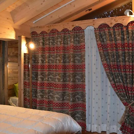 Matterhorn Francois - With And Breakfast, 100mt Lift Bed & Breakfast